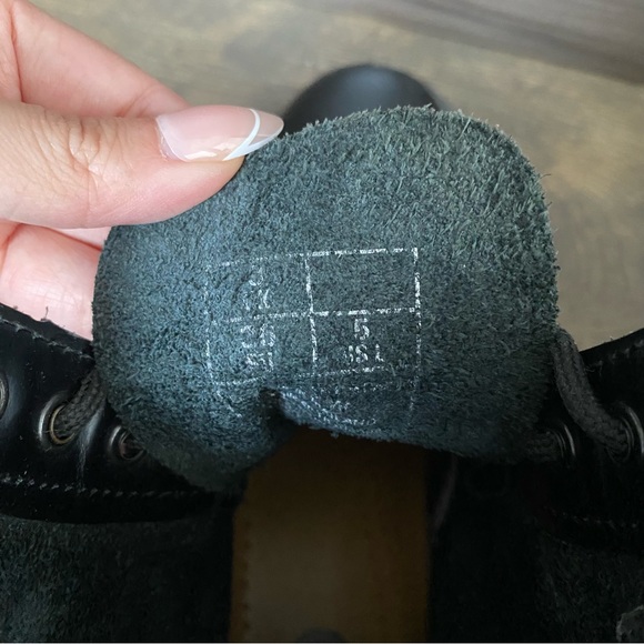 Dr. Martens 1460 Women’s Smooth Leather Lace Up Boot - Picture 3 of 6